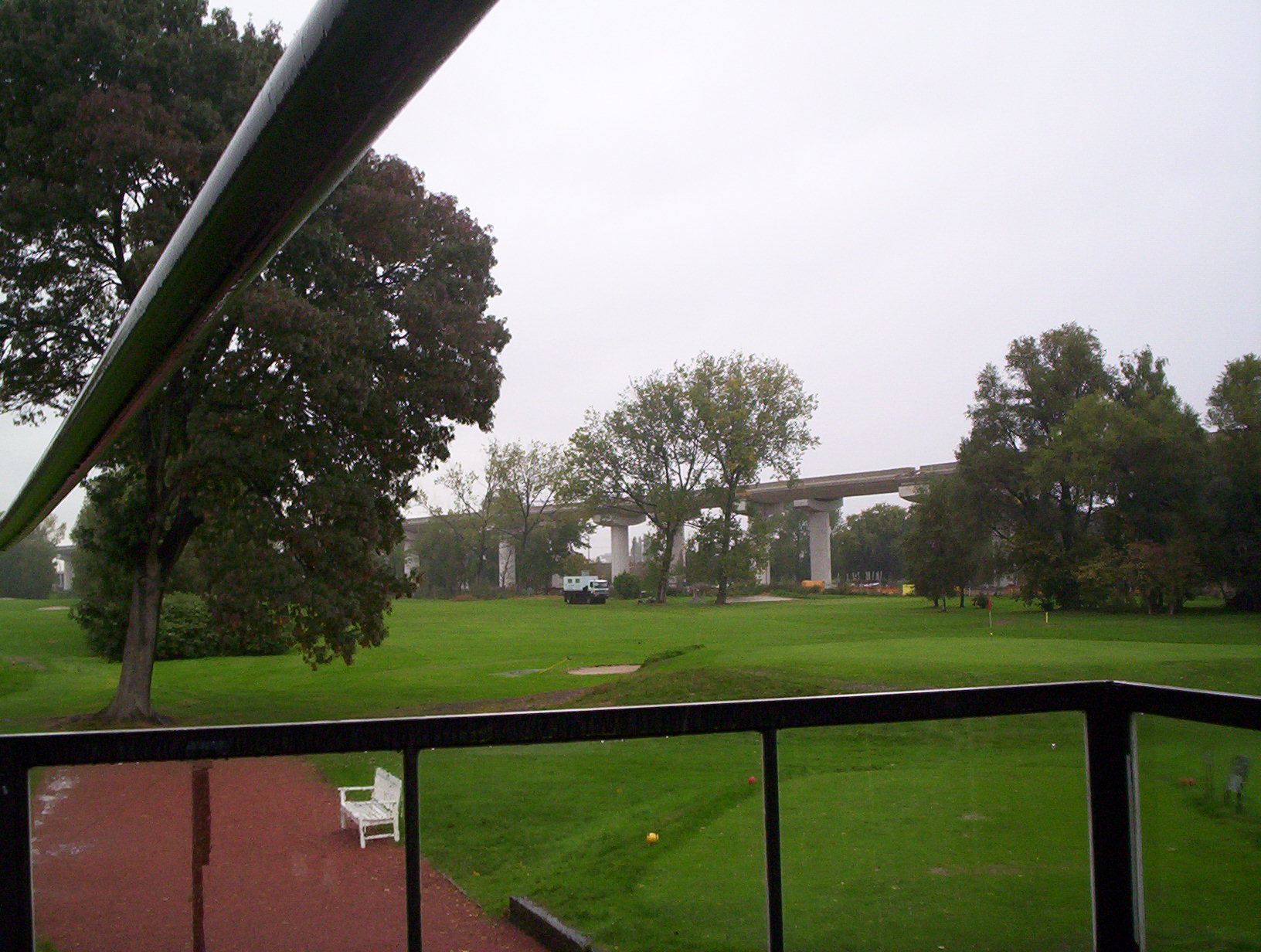 2003 AOC sondering in de regen 10aug2003 (2)