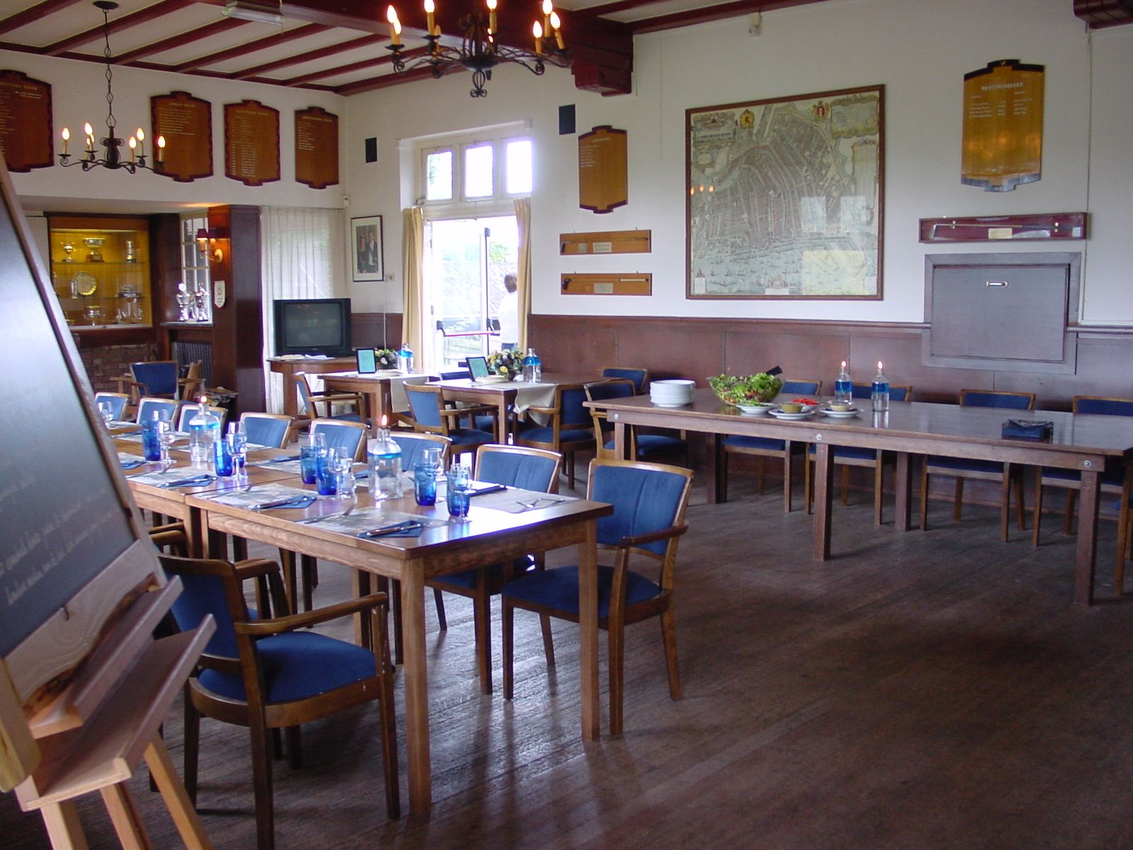 2004 05 27 09 Sfeerplaatje clubhuis clubzaal