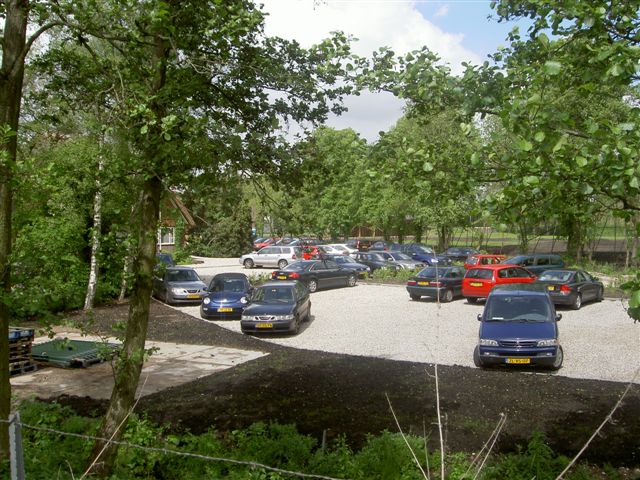AOC 21 mei 2006 (4) parkeerplaats vernieuwd.jpg